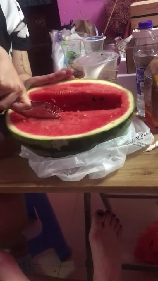 宿舍食堂吃瓜,揭秘校园生活趣闻