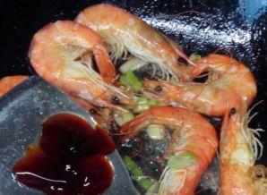 吃大虾可以吃沙瓜吗,夏日消暑美食新搭配